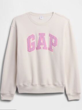 GAP Crewneck Sweatshirt in Cream with Pink Logo